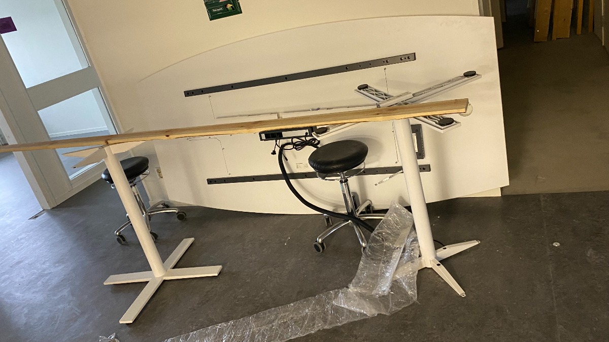 Image for card with title Konferensbord, vitt